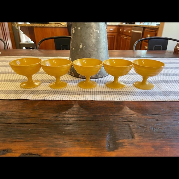 Vintage ice cream dishes - Picture 2 of 4